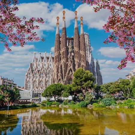 Room Con Bano Privado Sagrada Familia Barcellona Esterno foto