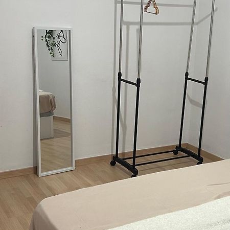 Room Con Bano Privado Sagrada Familia Barcellona Esterno foto