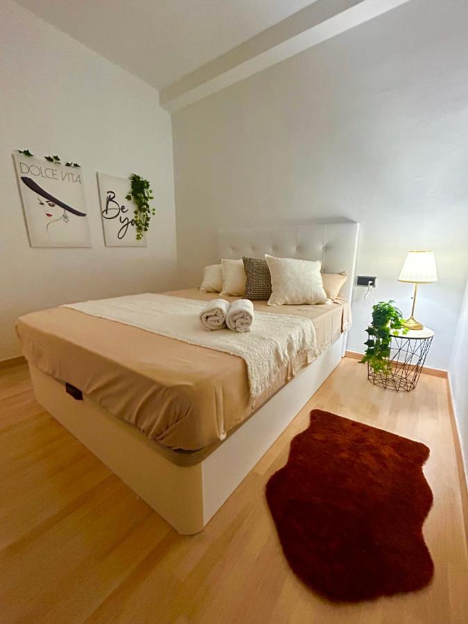 Room Con Bano Privado Sagrada Familia Barcellona Esterno foto