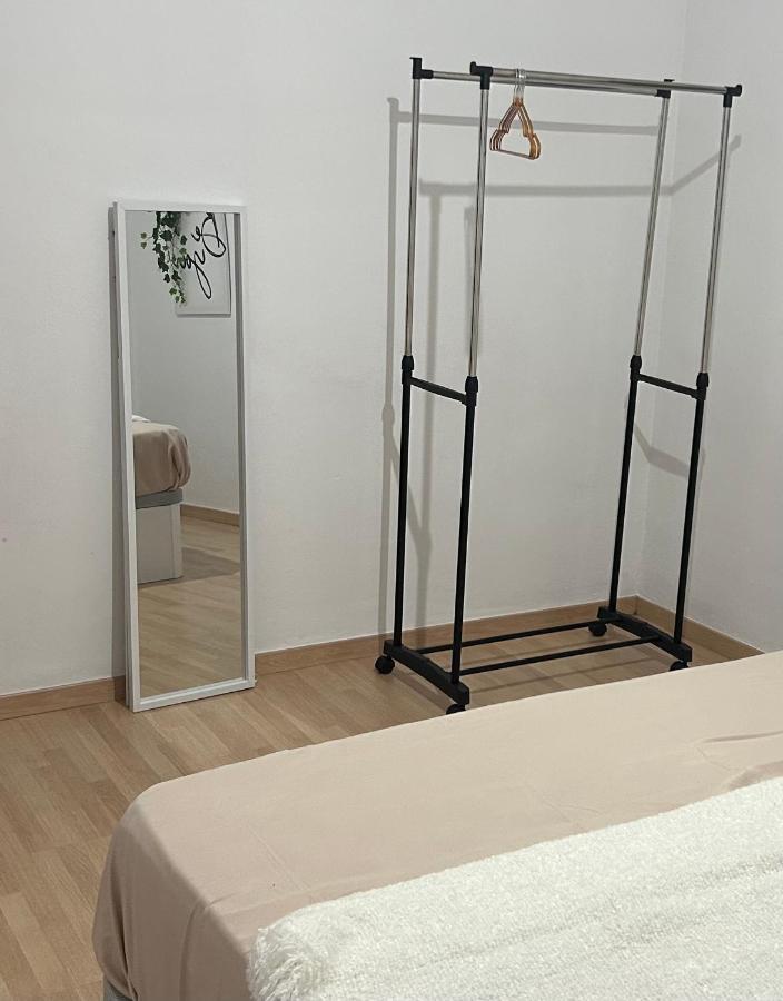 Room Con Bano Privado Sagrada Familia Barcellona Esterno foto